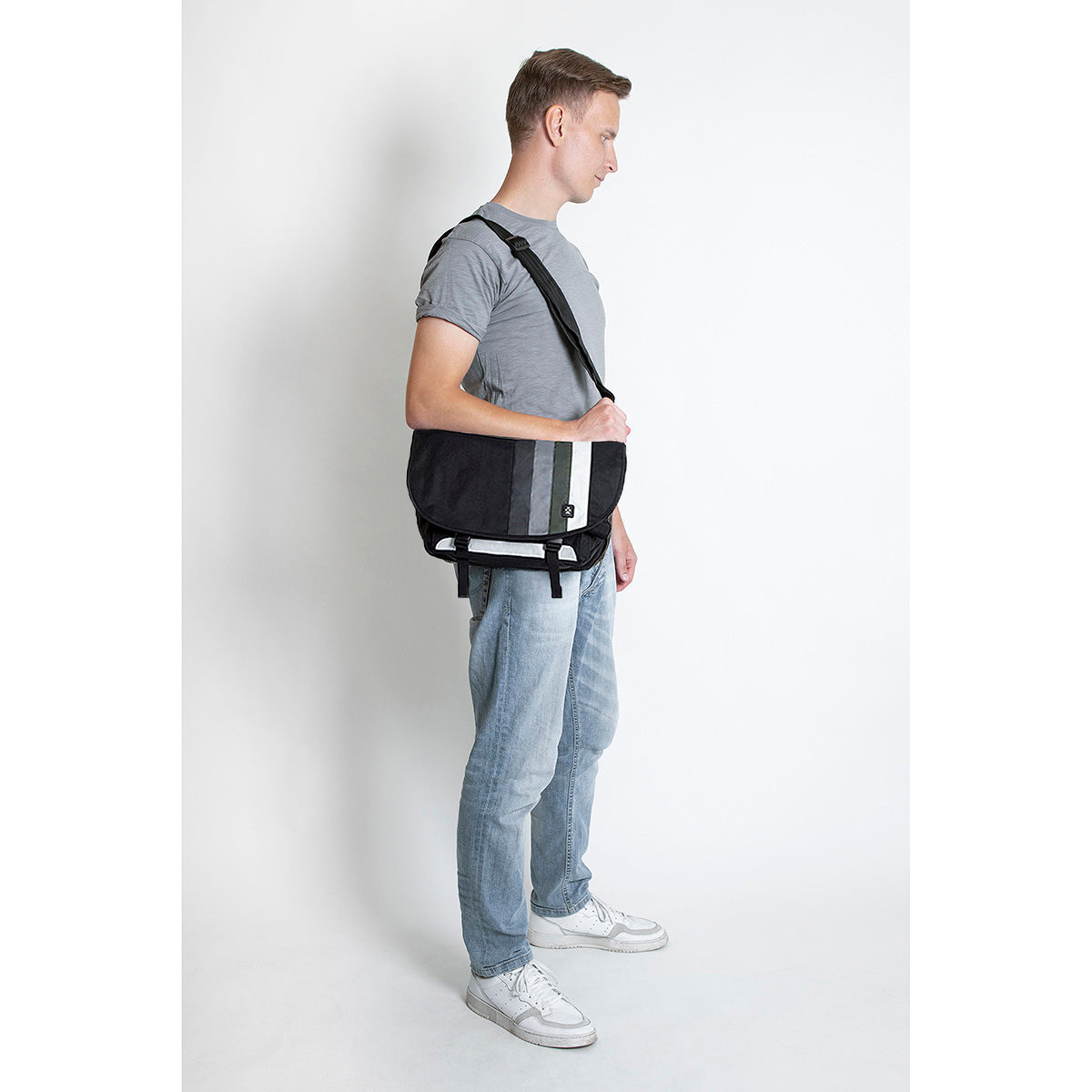 Dinky Di Messenger 13" Classic