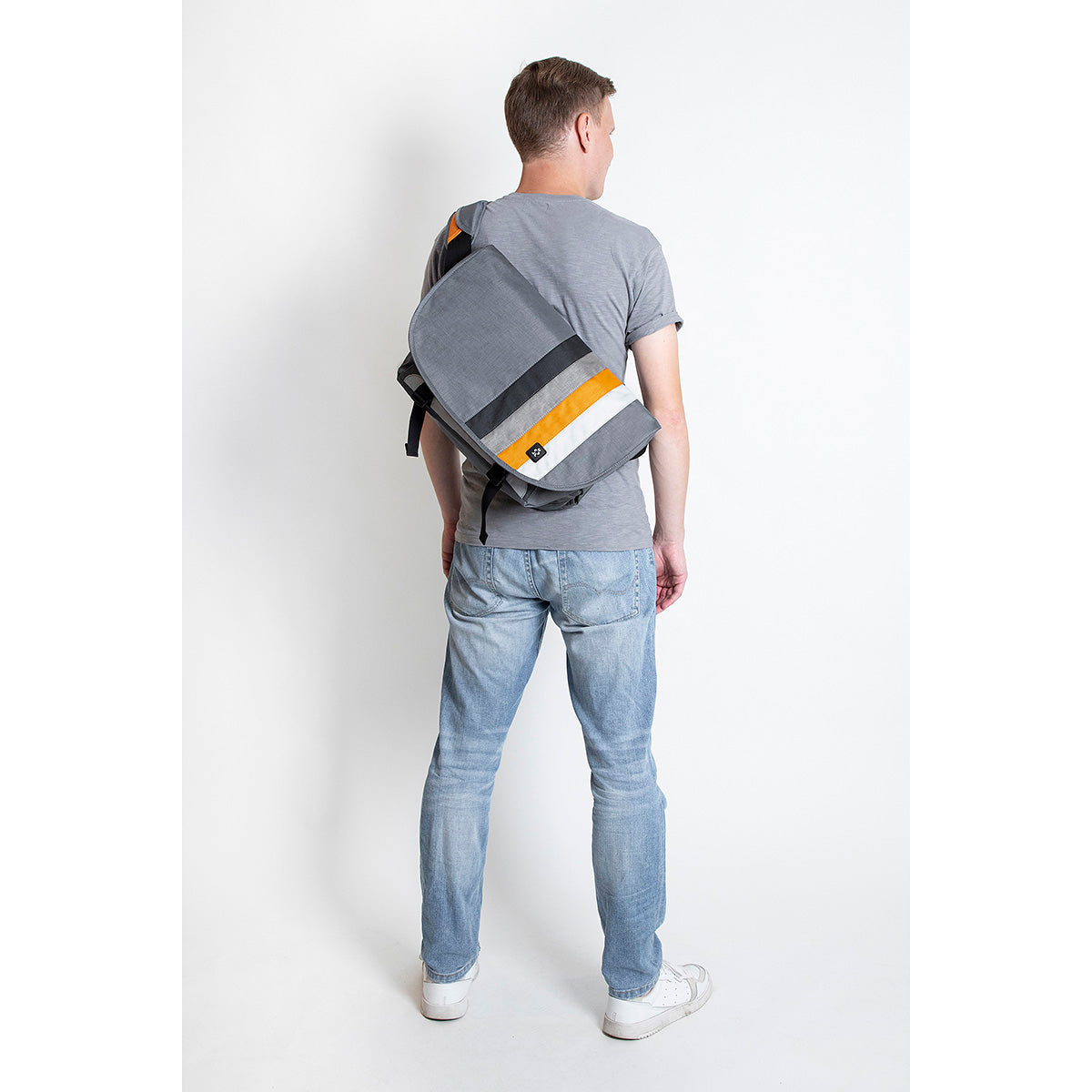 Dinky Di Messenger 16" Classic